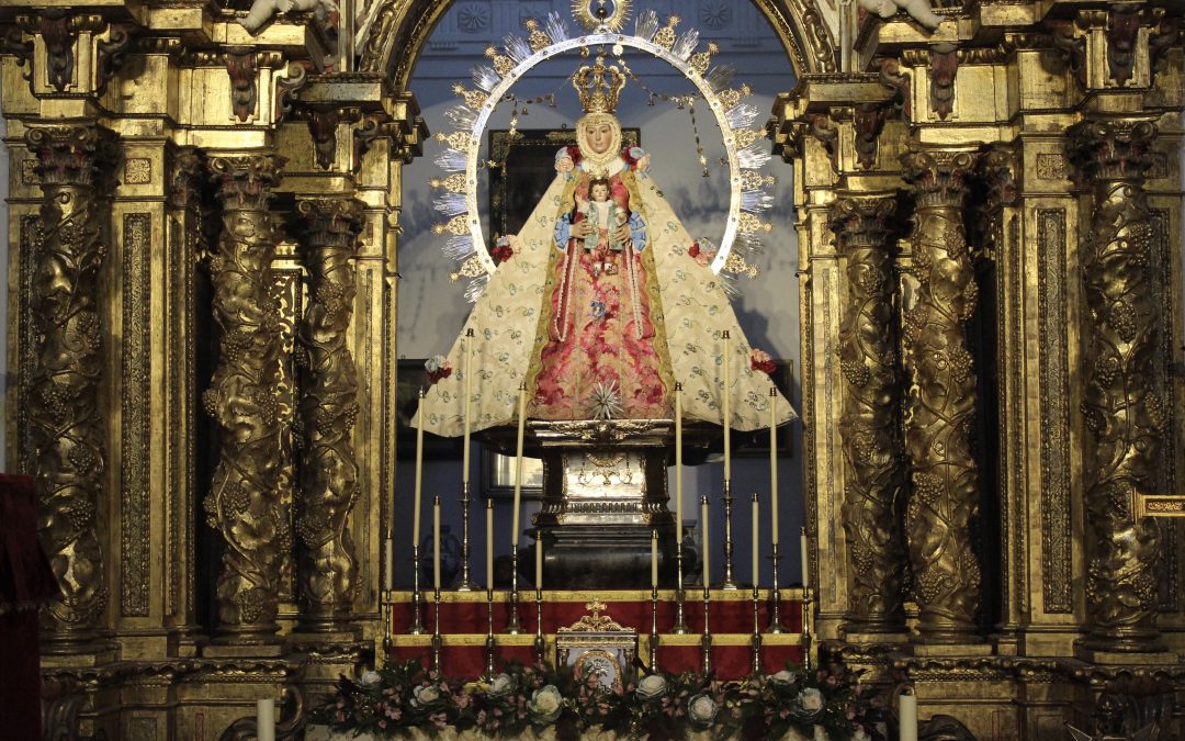La Virgen de la Estrella recibe la Navidad con un nuevo Terno