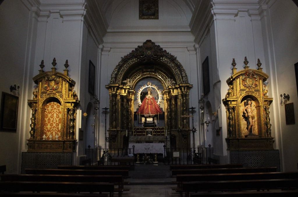 Nueva iluminación en los retablos laterales de la Ermita