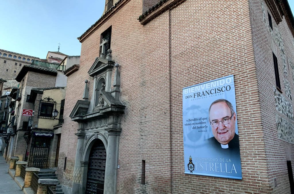Una gran lona dará la Bienvenida al Obispo Francisco Cerro